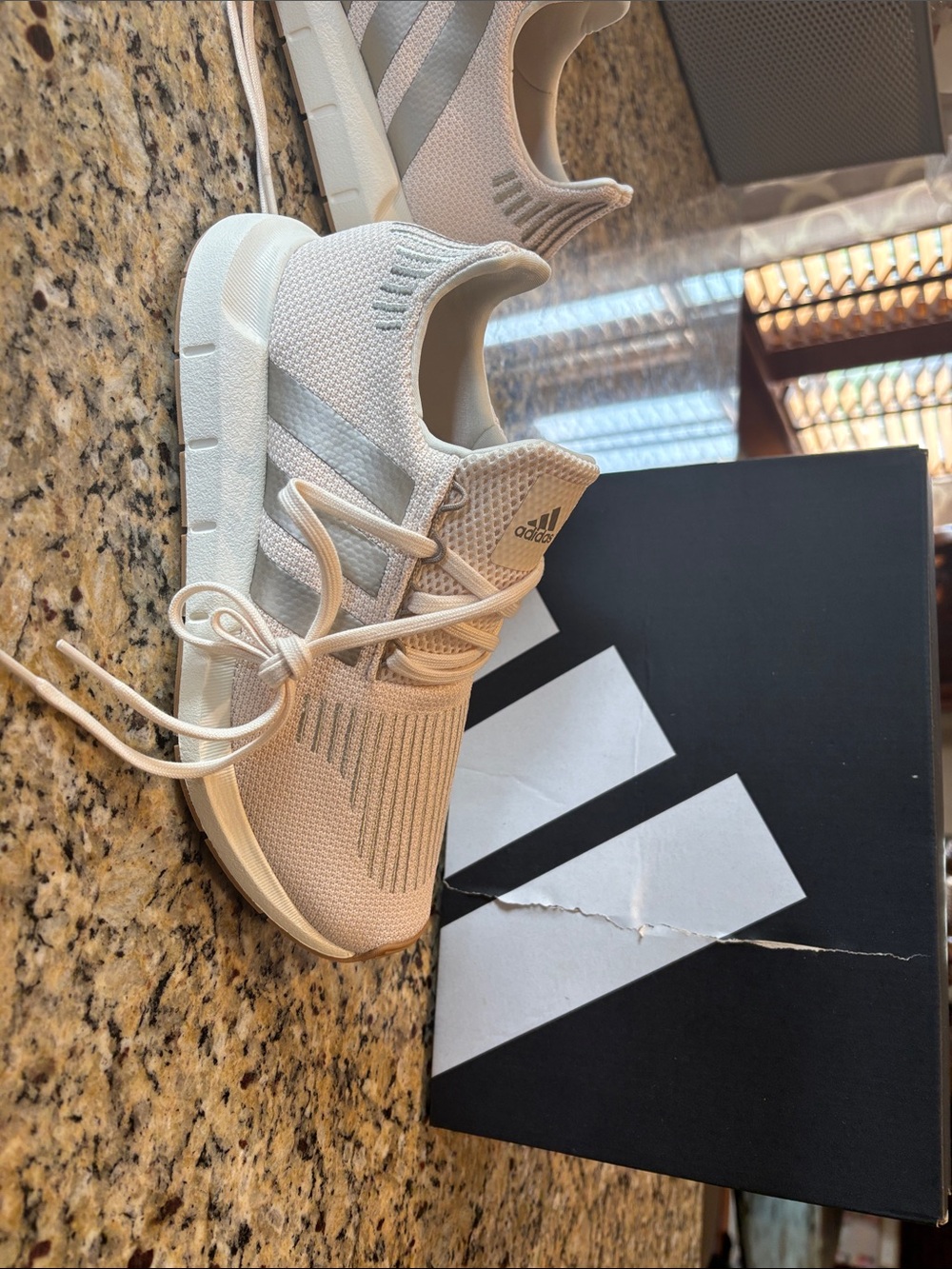 BNIB ADIDAS SWIFT RUN US 7.5 - Picture 7 of 7